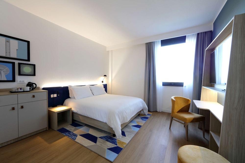 Hampton by Hilton Rome North Fiano Romano - Tap to explore photos