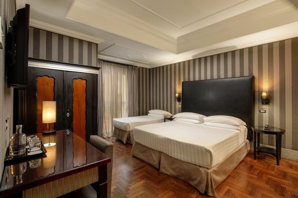 Hotel Royal Court Room Type - Deluxe Triple Room
