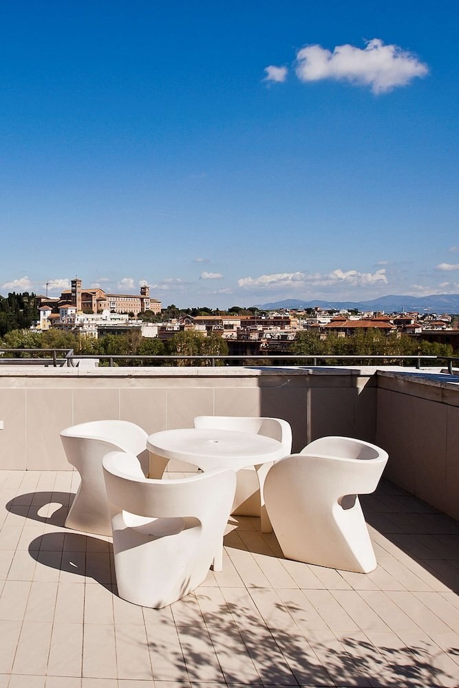 Hotel Ripa Roma - Tap to explore photos