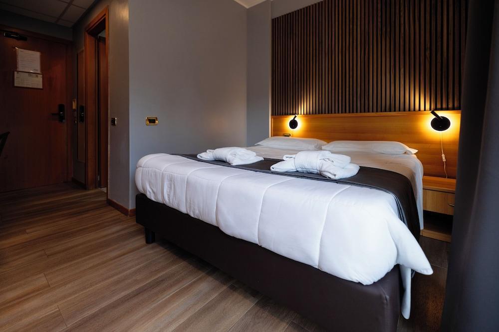 Scheppers Hotel Room Type - Standard Double Room