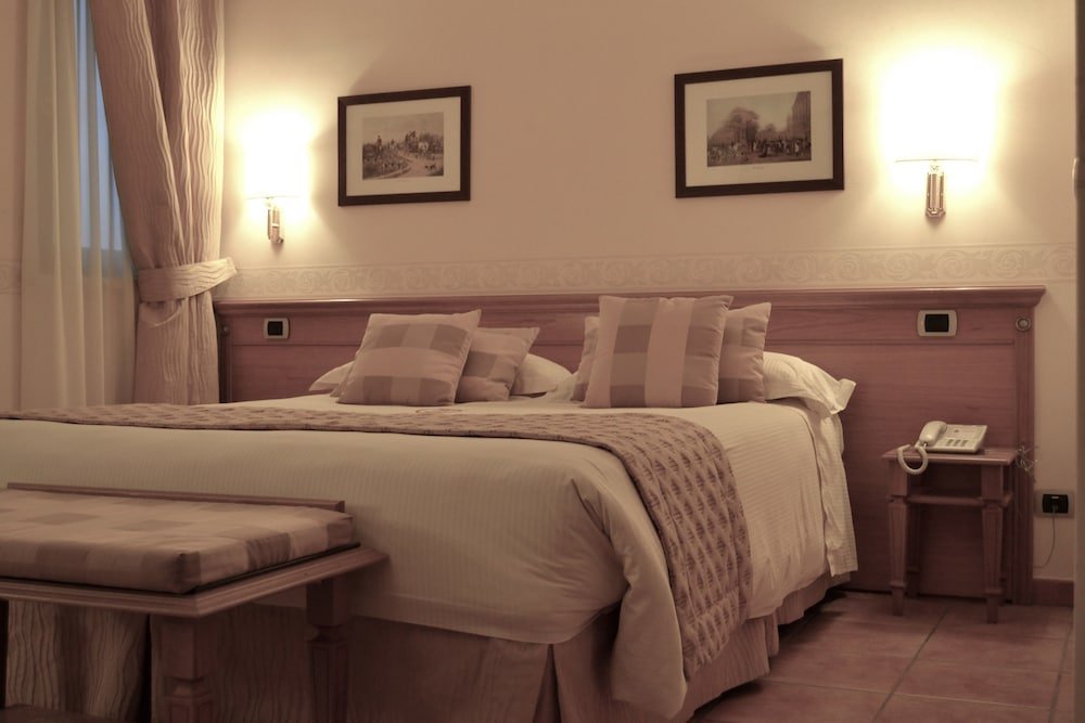Hotel Seccy Boutique Art & Museum Room Type - Deluxe Room