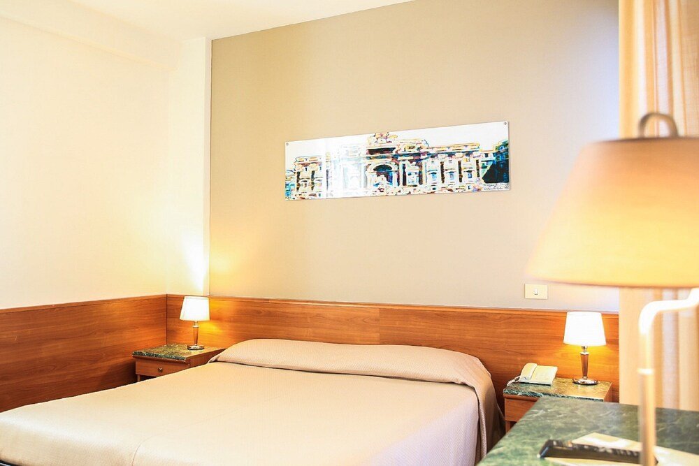 Hotel Sisto V Room Type - Economy Double Room, French Bed