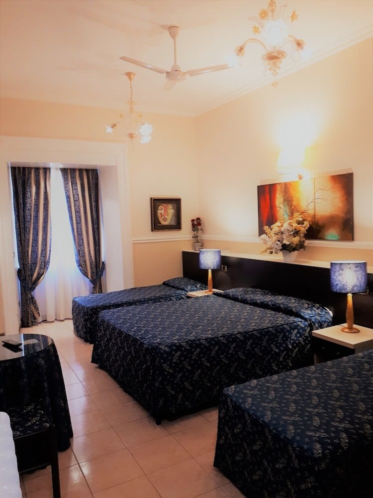 Hotel Sweet Home Room Type - Quadruple Room