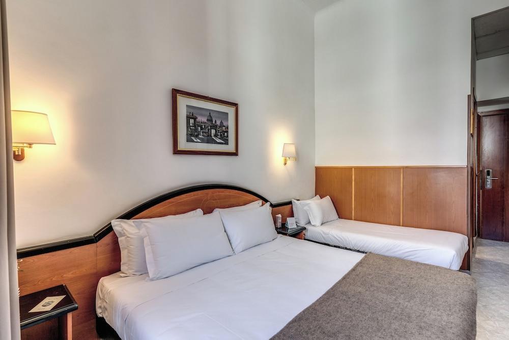 Hotel Sonya Room Type - Triple Room Hotel Sonya Room Type - Triple Room