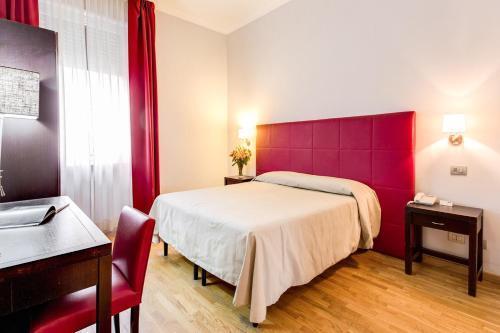 Target Inn Rooms - Tap to explore photos