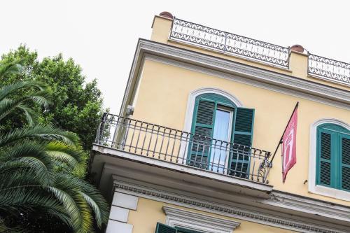 Hotel Latinum - Tap to explore photos