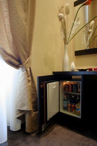 Hotel Latinum - Tap to explore photos