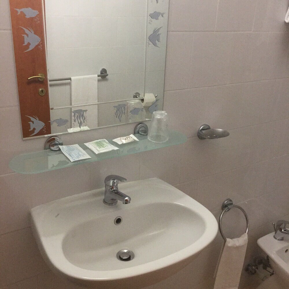 Hotel Touring Room Type - Triple Room Hotel Touring Room Type - Triple Room