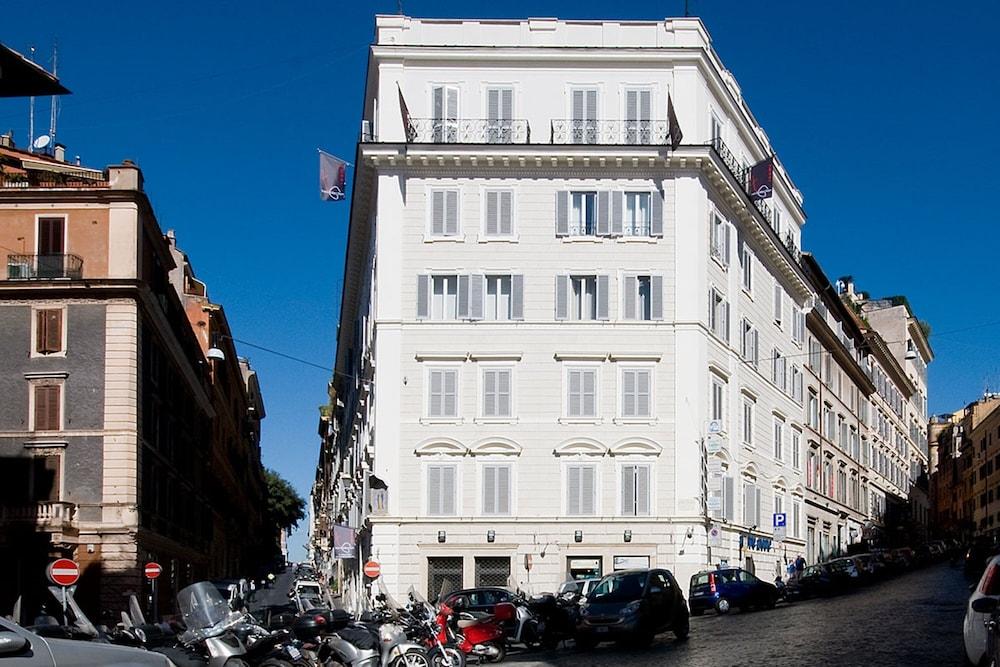Trevi Collection Hotel - Tap to explore photos