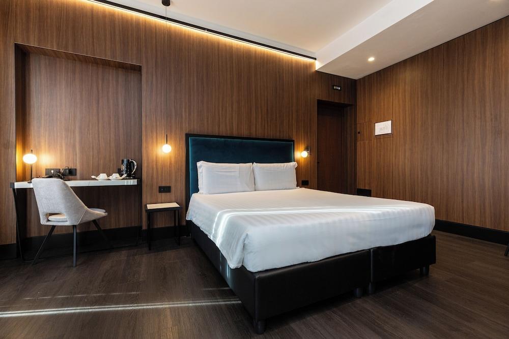 Trevi Collection Hotel - Trevi Hotels Group Room Type - Deluxe Double Room