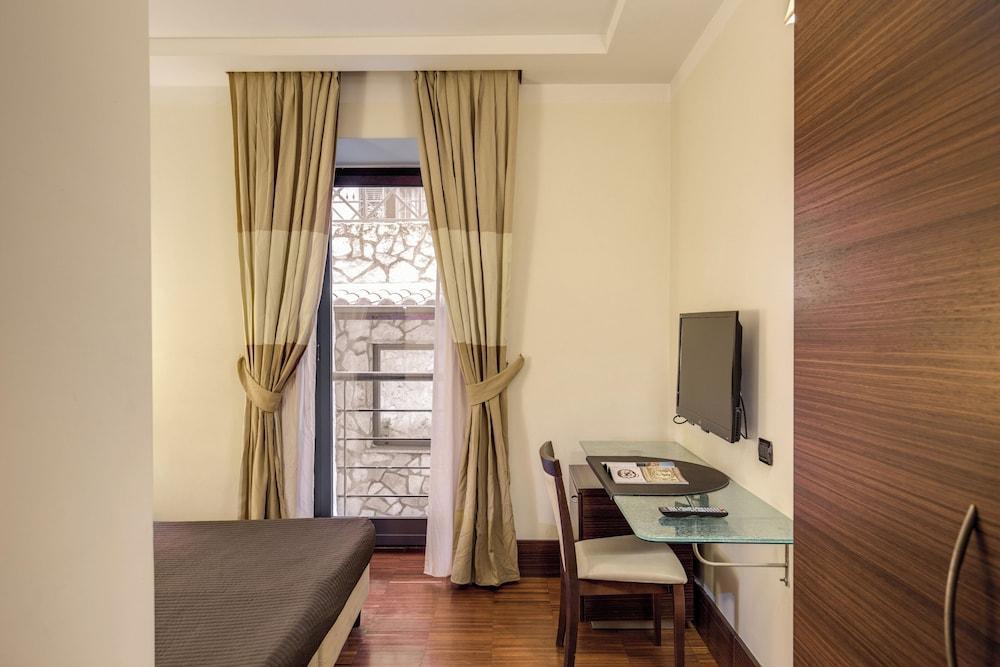 The Strand Hotel Room Type - Budget Double Room The Strand Hotel Room Type - Budget Double Room