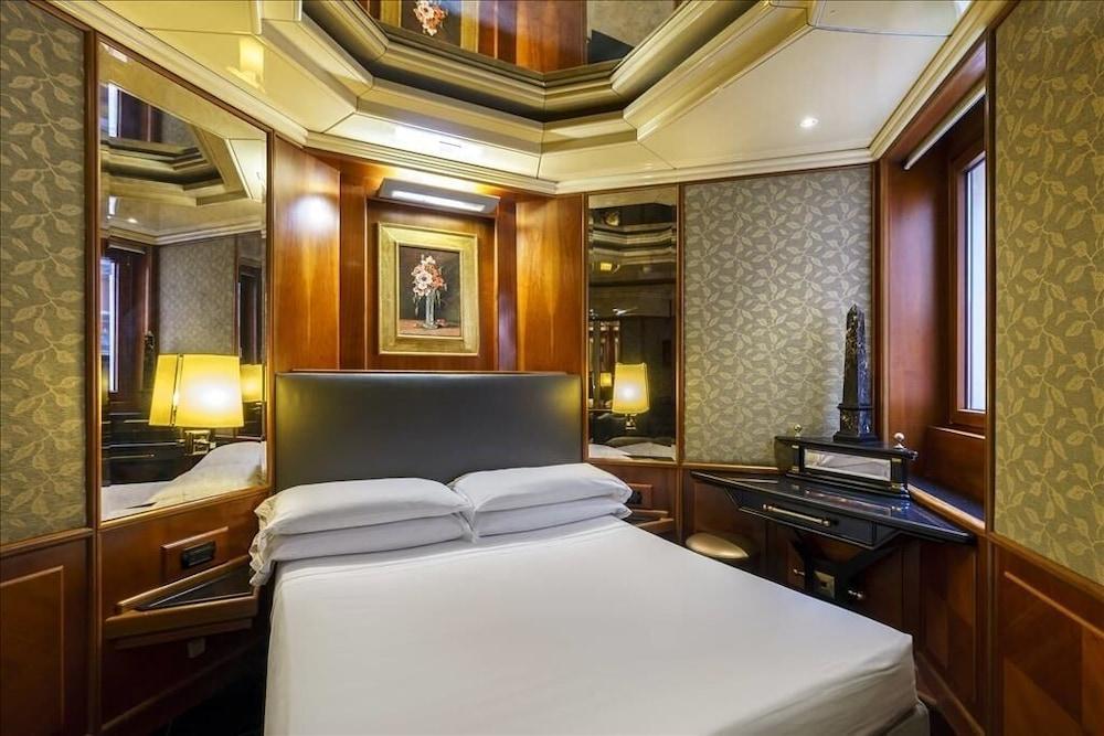Valadier Hotel Room Type - Standard Double Room, 1 Double or 2 Twin Beds Valadier Hotel Room Type - Standard Double Room, 1 Double or 2 Twin Beds