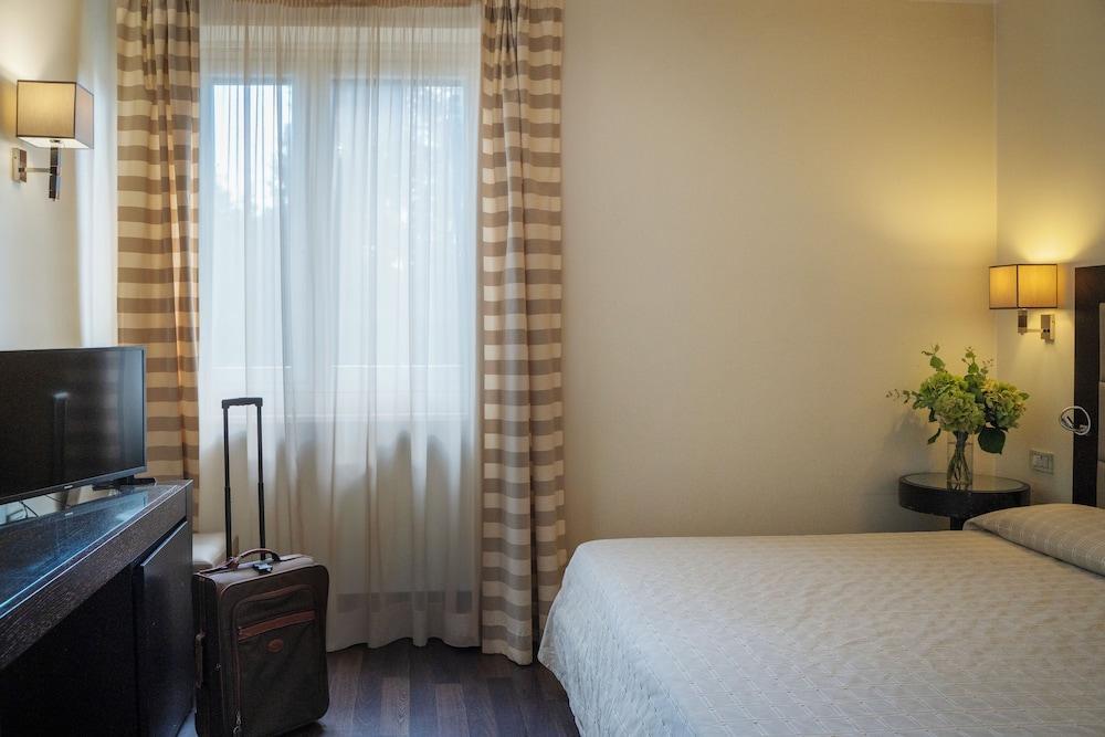 Hotel Villa Maria Regina Room Type - Standard Double or Twin Room (no smoking) Hotel Villa Maria Regina Room Type - Standard Double or Twin Room (no smoking)