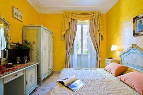 Hotel Villa San Lorenzo Maria - Tap to explore photos