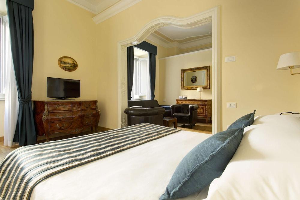 Golden Tulip Rome Piram Room Type - Junior Suite, 1 Double Bed with Sofa bed