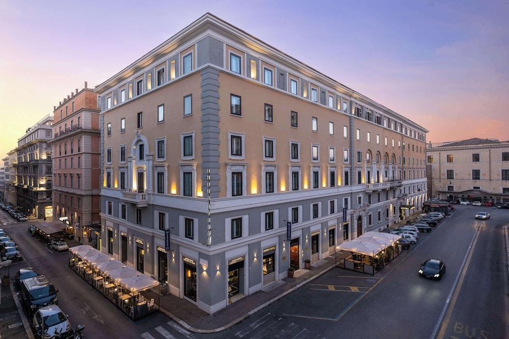 Golden Tulip Rome Piram - Tap to explore photos
