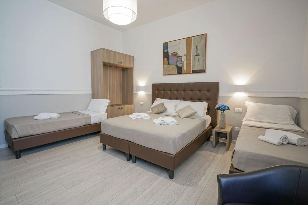 Hotel St. Moritz Room Type - Quadruple Room