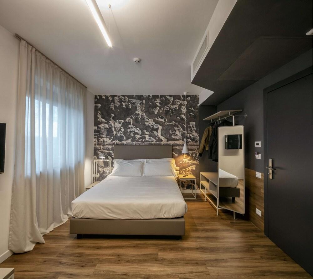 Best Western Hotel Corsi Room Type - Standard Room, 1 Queen Bed, Non Smoking