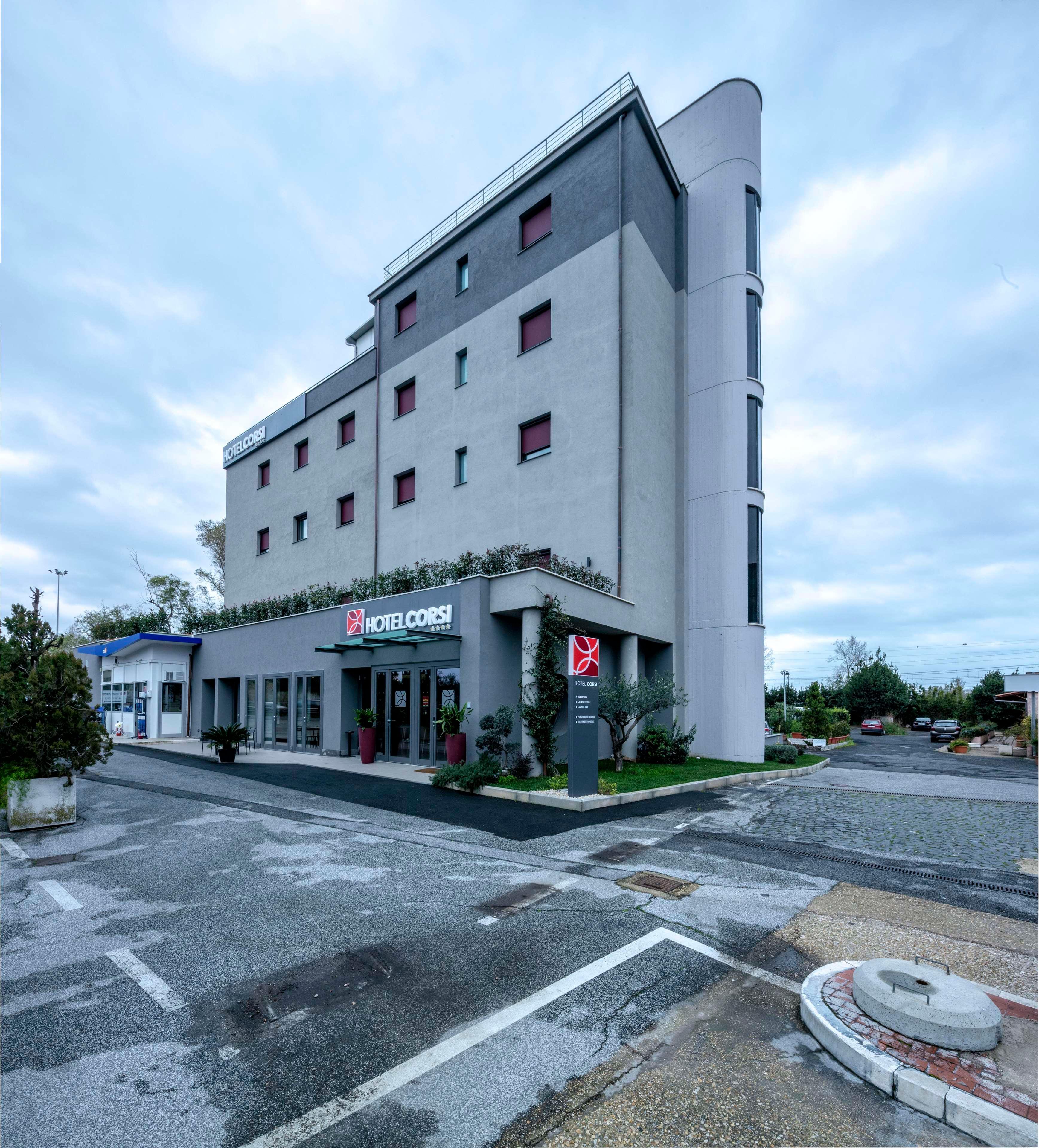 Best Western Hotel Corsi - Tap to explore photos