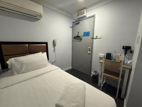 The Quay Hotel Bugis - Tap to explore photos