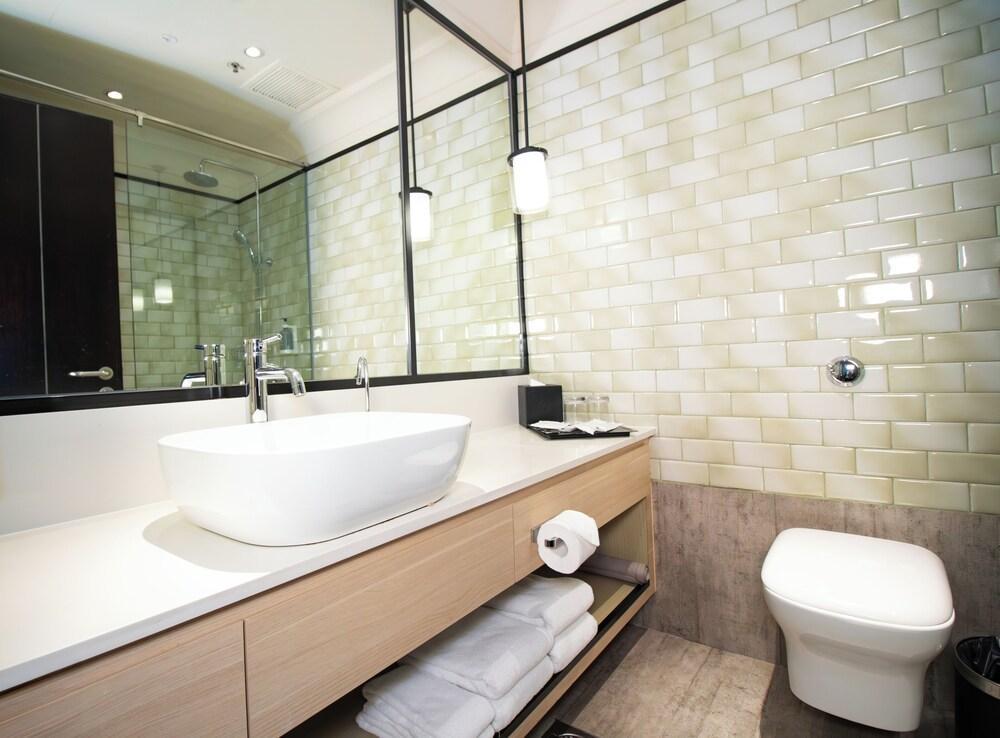 Changi Transit Hotel Terminal 1 - Tap to explore photos