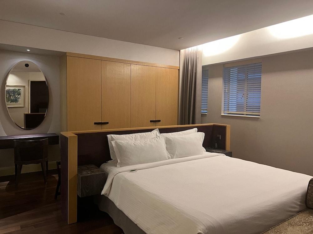 Ascott Raffles Place Singapore - Tap to explore photos