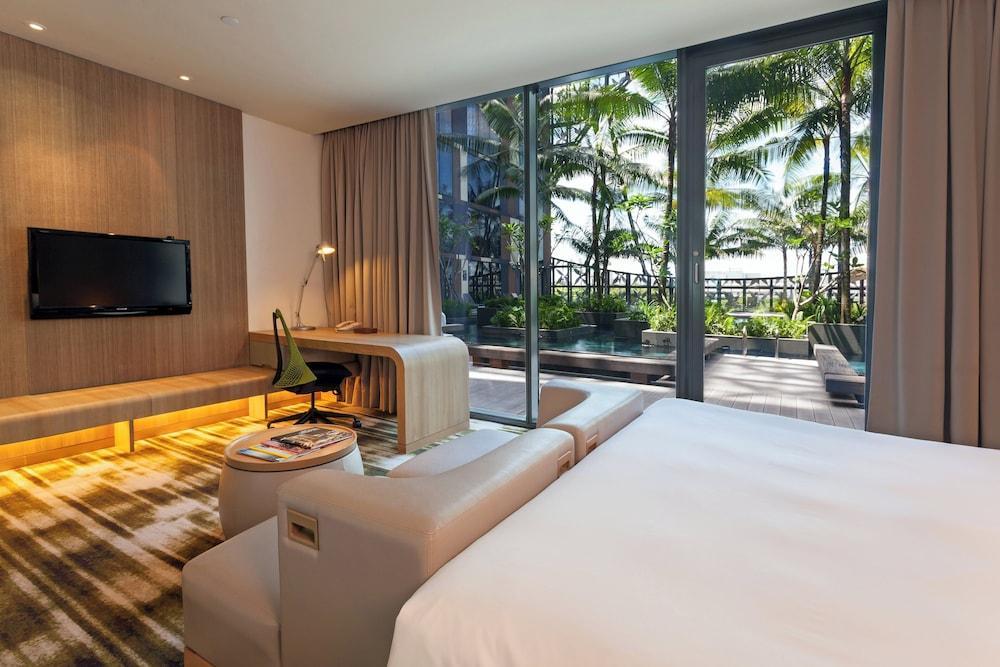Crowne Plaza Changi Airport Room Type - Premium Room, 1 King Bed, Pool Access Crowne Plaza Changi Airport Room Type - Premium Room, 1 King Bed, Pool Access