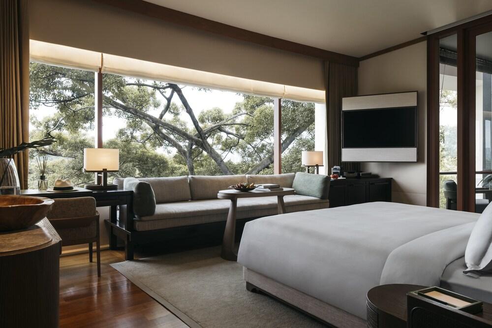 Capella Singapore Room Type - Premier Garden King Room