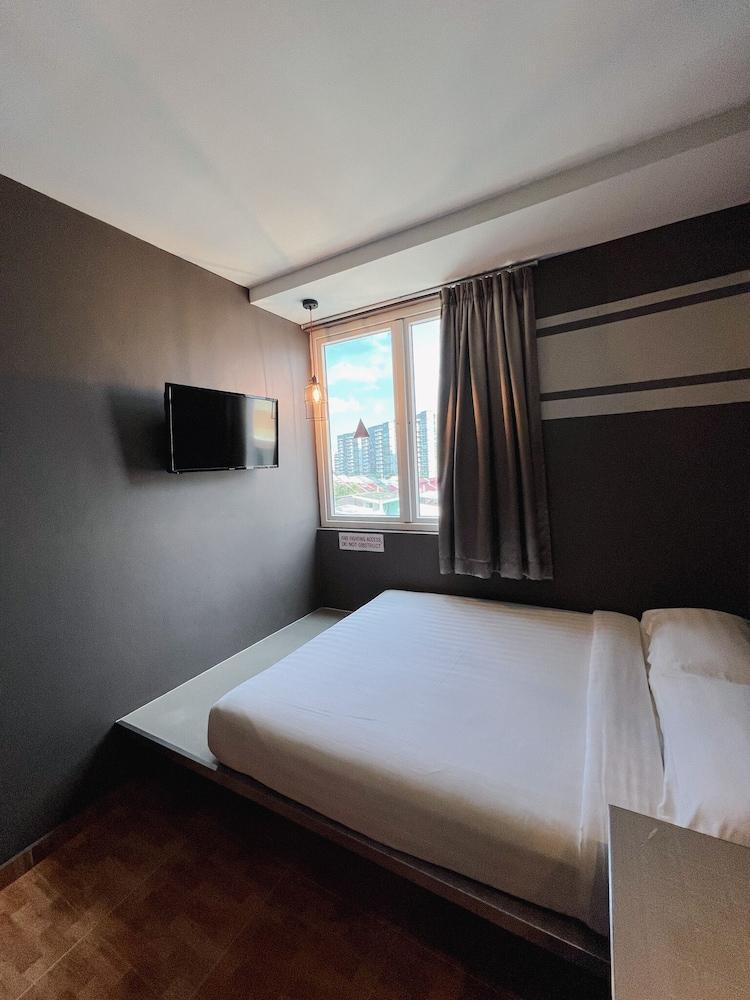 Fragrance Hotel - Kovan - Tap to explore photos