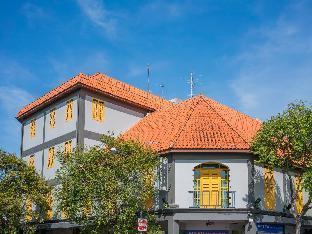 A Hotel Joo Chiat - Tap to explore photos