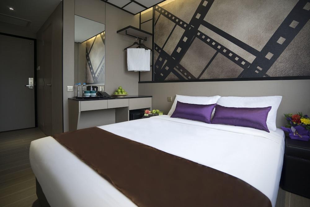 Hotel 81 Premier Hollywood Room Type - Deluxe Room, Bathtub