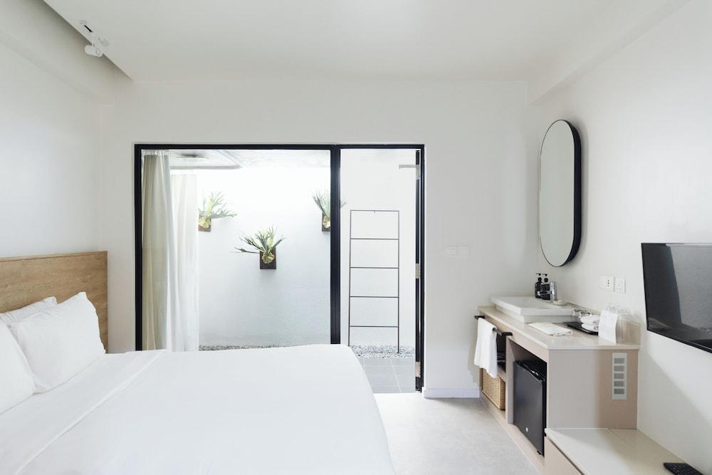 Lloyd's Inn Room Type - Standard Room