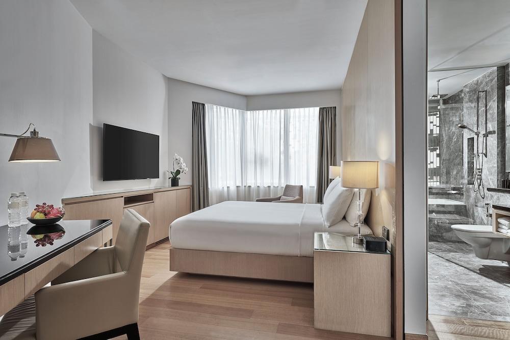 Singapore Marriott Tang Plaza Hotel - Tap to explore photos
