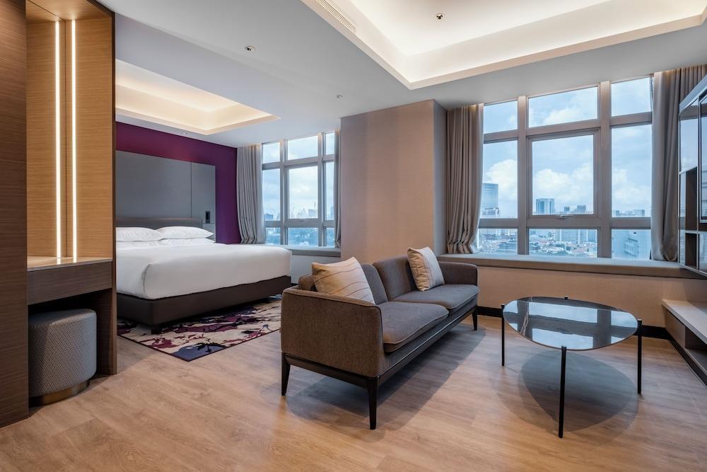 Orchid Hotel Room Type - Studio, 1 Queen Bed
