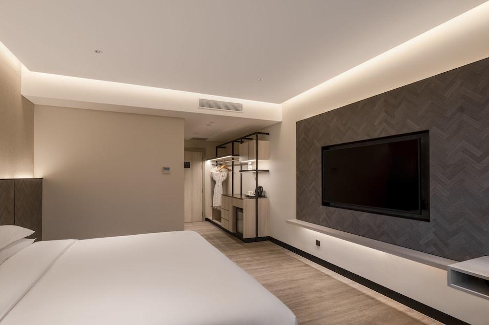 Orchid Hotel Room Type - Deluxe Double Room