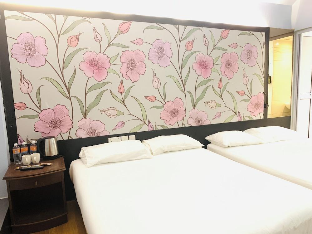 Hi Hotel Dot Room Type - Quadruple Room, No Window