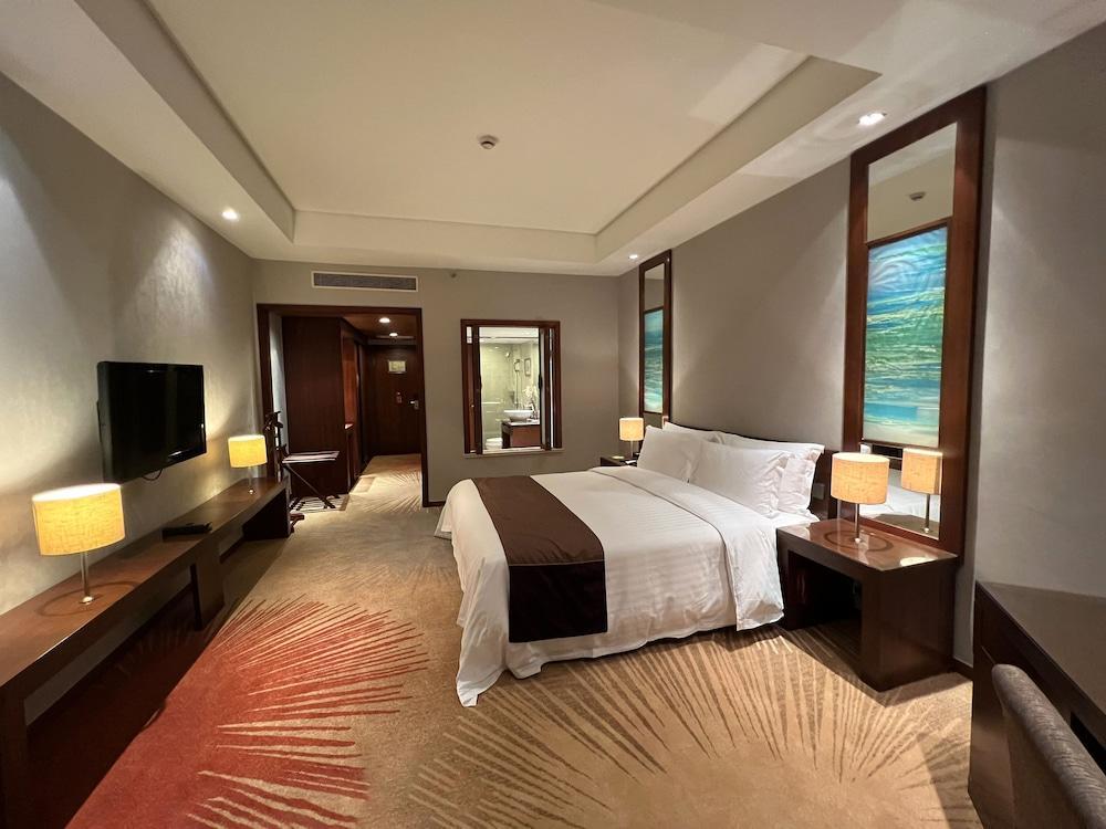 Baolong Hotel Shanghai Room Type - Deluxe King Room