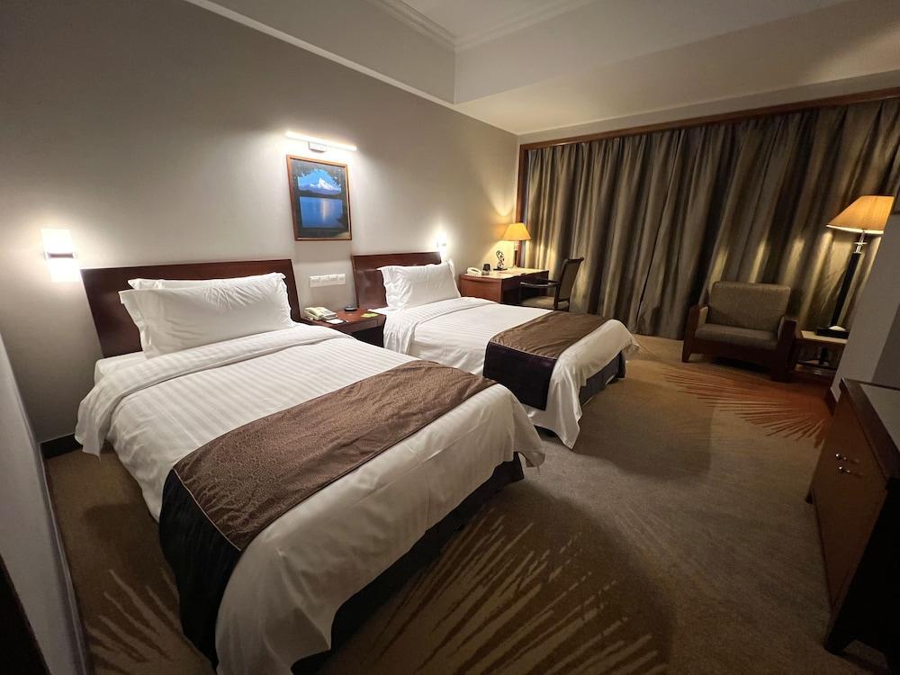 Baolong Hotel Shanghai Room Type - Superior Twin Room