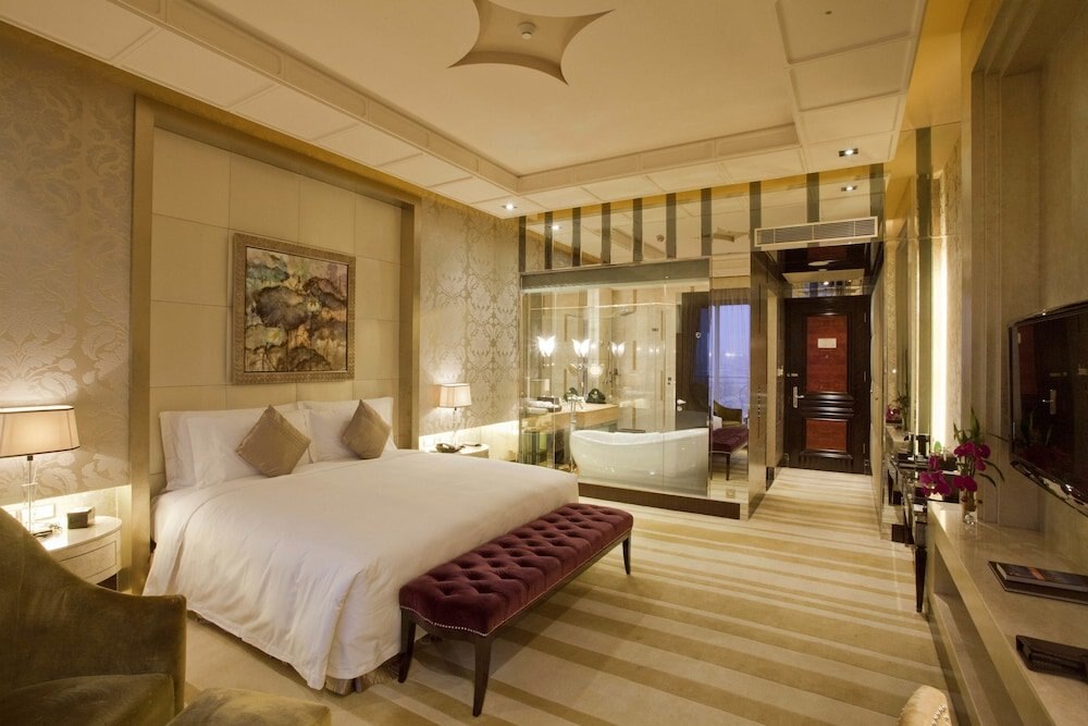 Chateau Star River Pudong Shanghai Room Type - Deluxe King Room with City View
