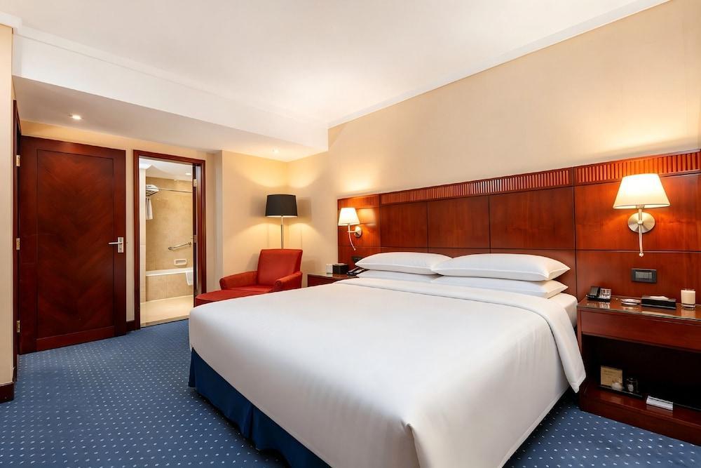 Shanghai QILU Hotel Room Type - Junior Suite