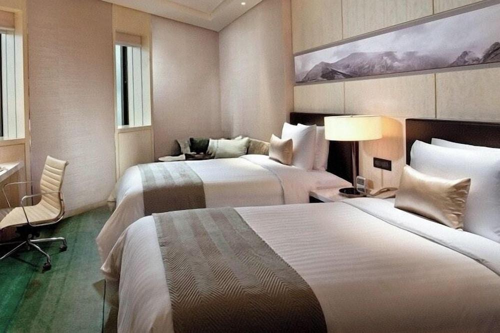 Shanghai QILU Hotel Room Type - Premier Twin Bed