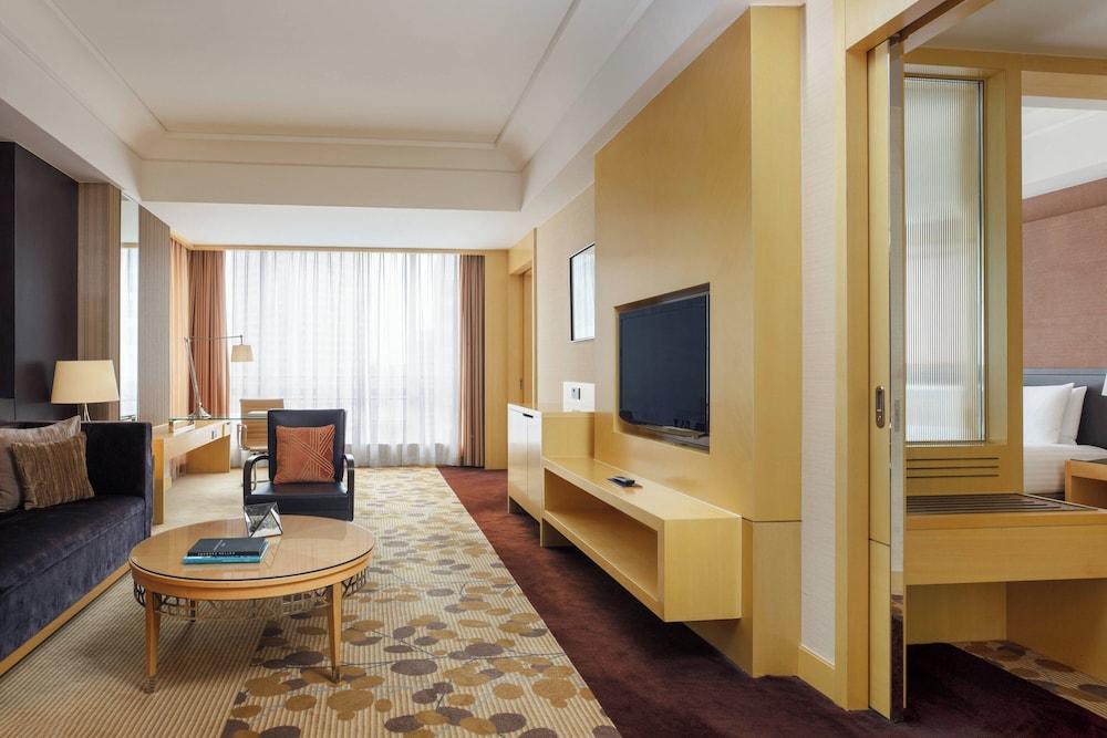 Courtyard by Marriott Shanghai Central Room Type - Executive Suite, 1 Bedroom