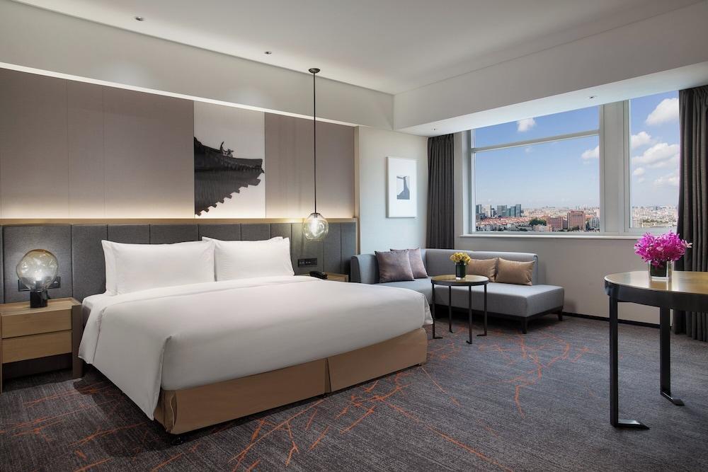 Crowne Plaza Shanghai Fudan Room Type - Premium Room, 1 King Bed