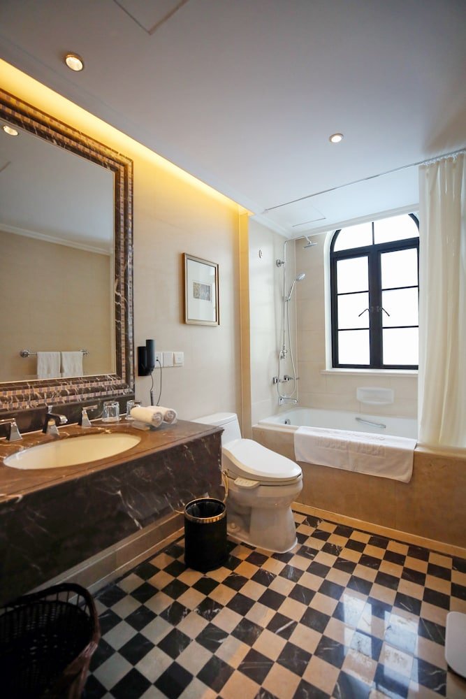 Moller Villa Hotel Shanghai - Tap to explore photos