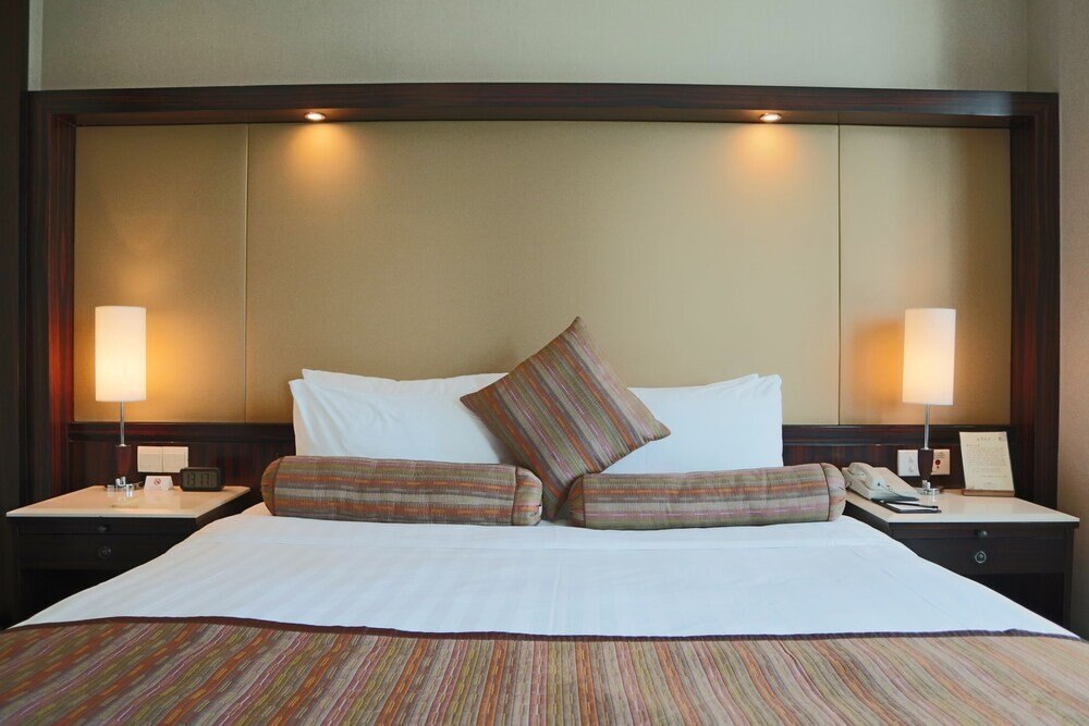 Howard Johnson Huaihai Hotel Shanghai Room Type - Superior Room, 1 King Bed, Non Smoking