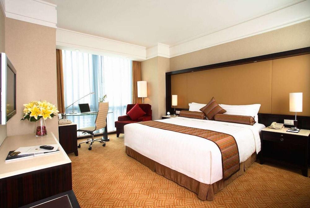 Howard Johnson Huaihai Hotel Shanghai Room Type - Deluxe Room, 1 King Bed, Non Smoking