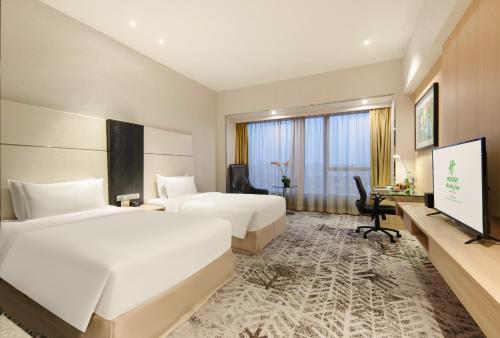Holiday Inn Shanghai Hongqiao West - Tap to explore photos