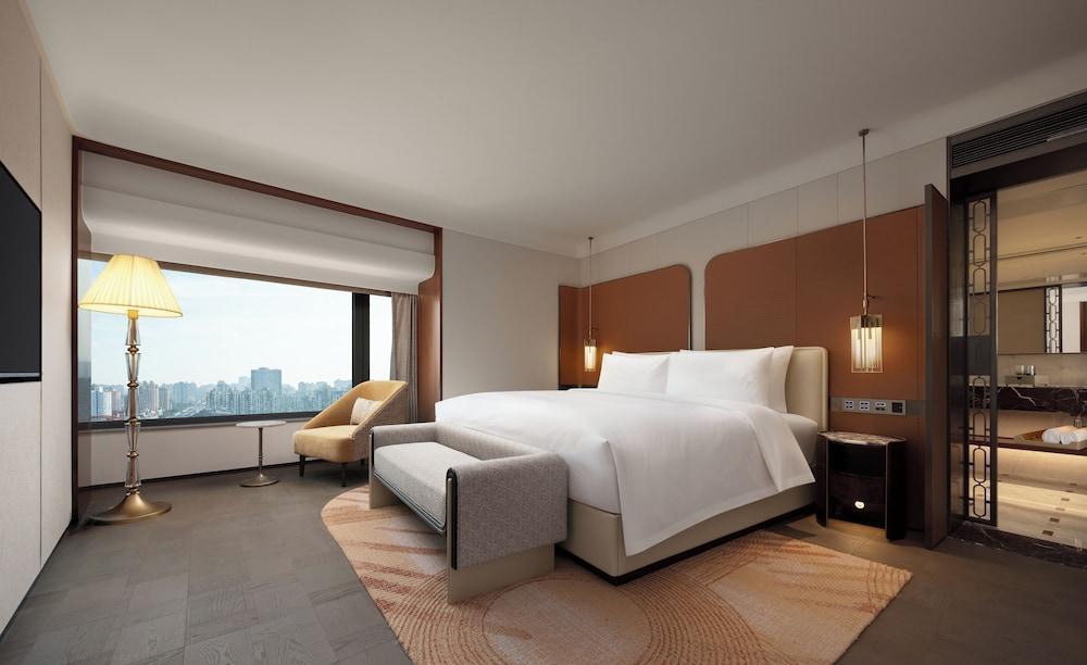 The Kunlun Hua Ting Hotel & Towers,Shanghai Room Type - Deluxe Suite, King