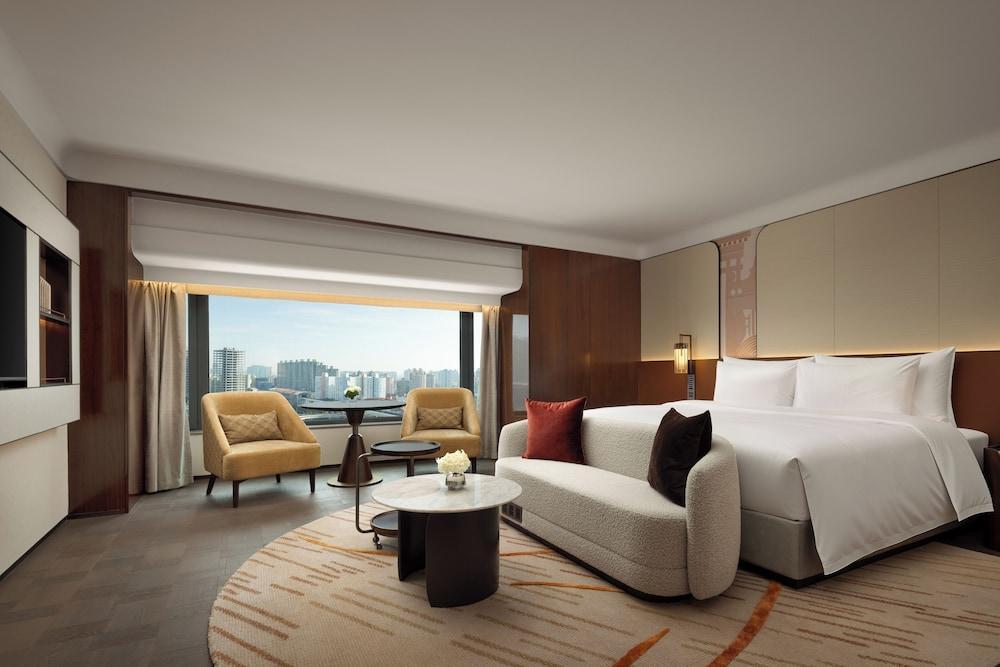The Kunlun Hua Ting Hotel & Towers,Shanghai Room Type - Deluxe King, No Smoking