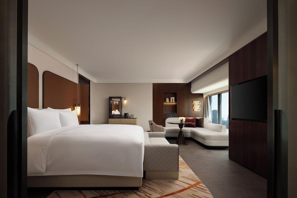 The Kunlun Hua Ting Hotel & Towers,Shanghai Room Type - Superior Deluxe Theme King Bed Room (Spinning Bike) The Kunlun Hua Ting Hotel & Towers,Shanghai Room Type - Superior Deluxe Theme King Bed Room (Spinning Bike)